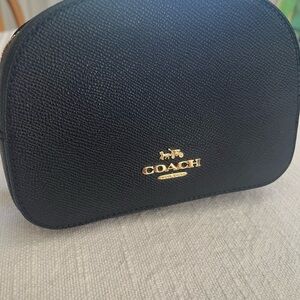 Coach Black Leather crossbody bag with Gold Zipper